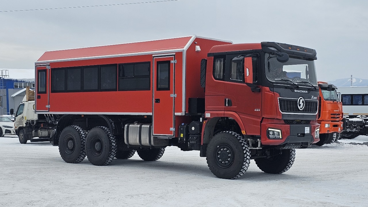 Вахтовый автобус Shacman X3000